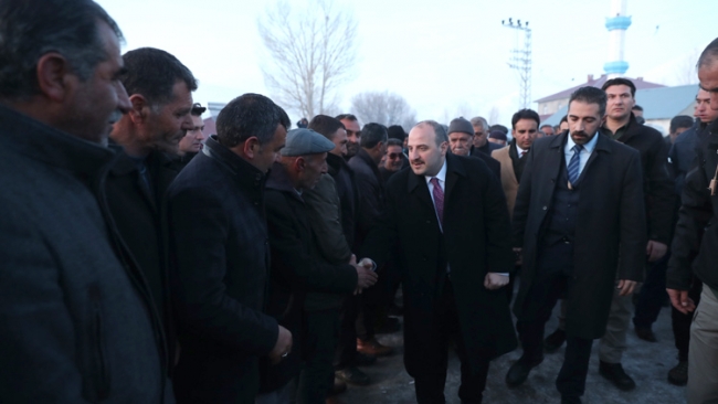 Bakan Varank husumetli iki köyü barıştırdı